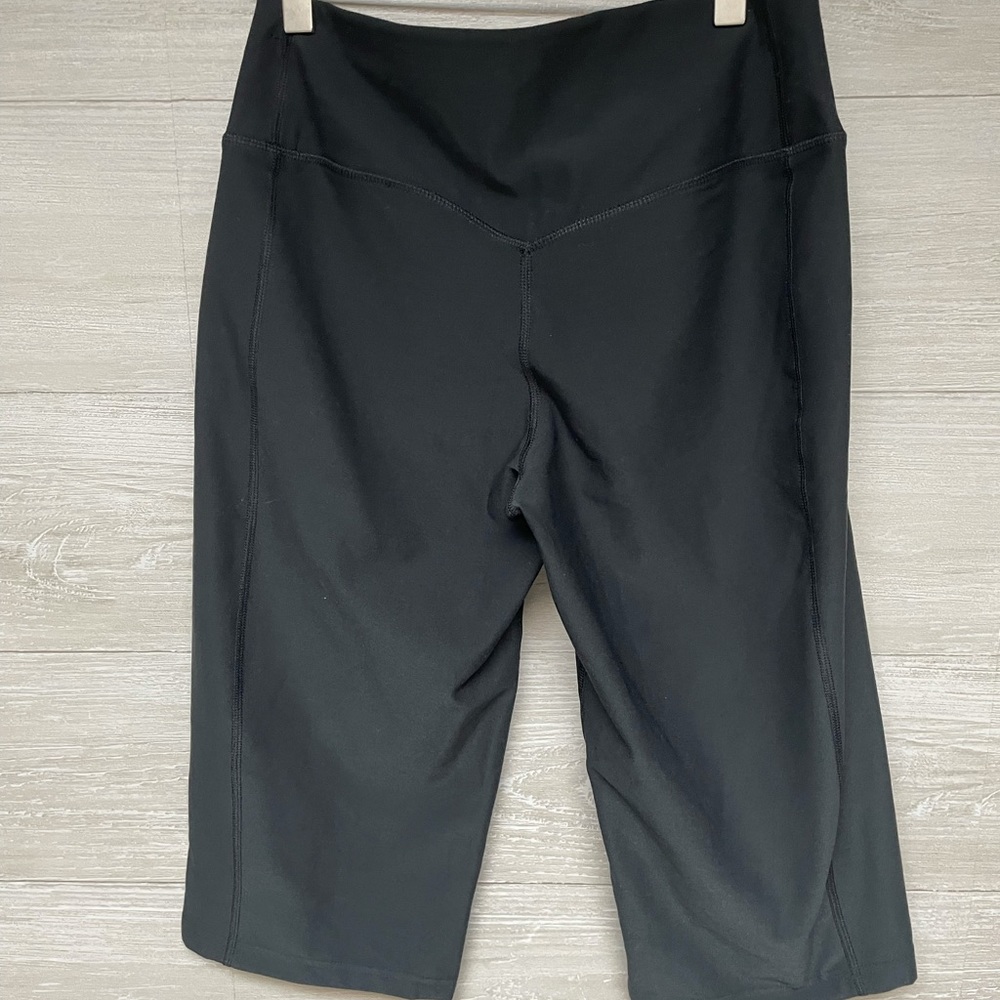 *❗️NWT❗️| Nike | cropped capris. Size S. - Picture 4 of 10